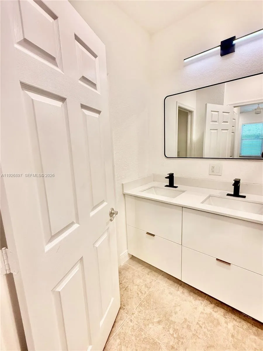 977 NE Trailside Run Port St. Lucie, FL 34983