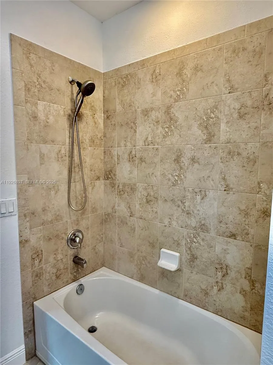 977 NE Trailside Run Port St. Lucie, FL 34983