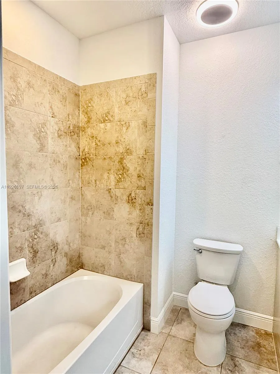 977 NE Trailside Run Port St. Lucie, FL 34983