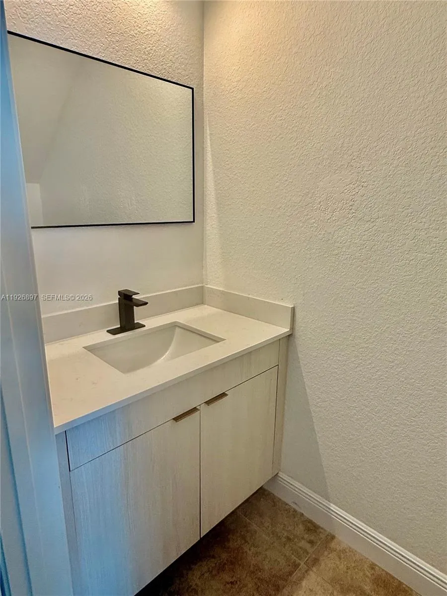 977 NE Trailside Run Port St. Lucie, FL 34983