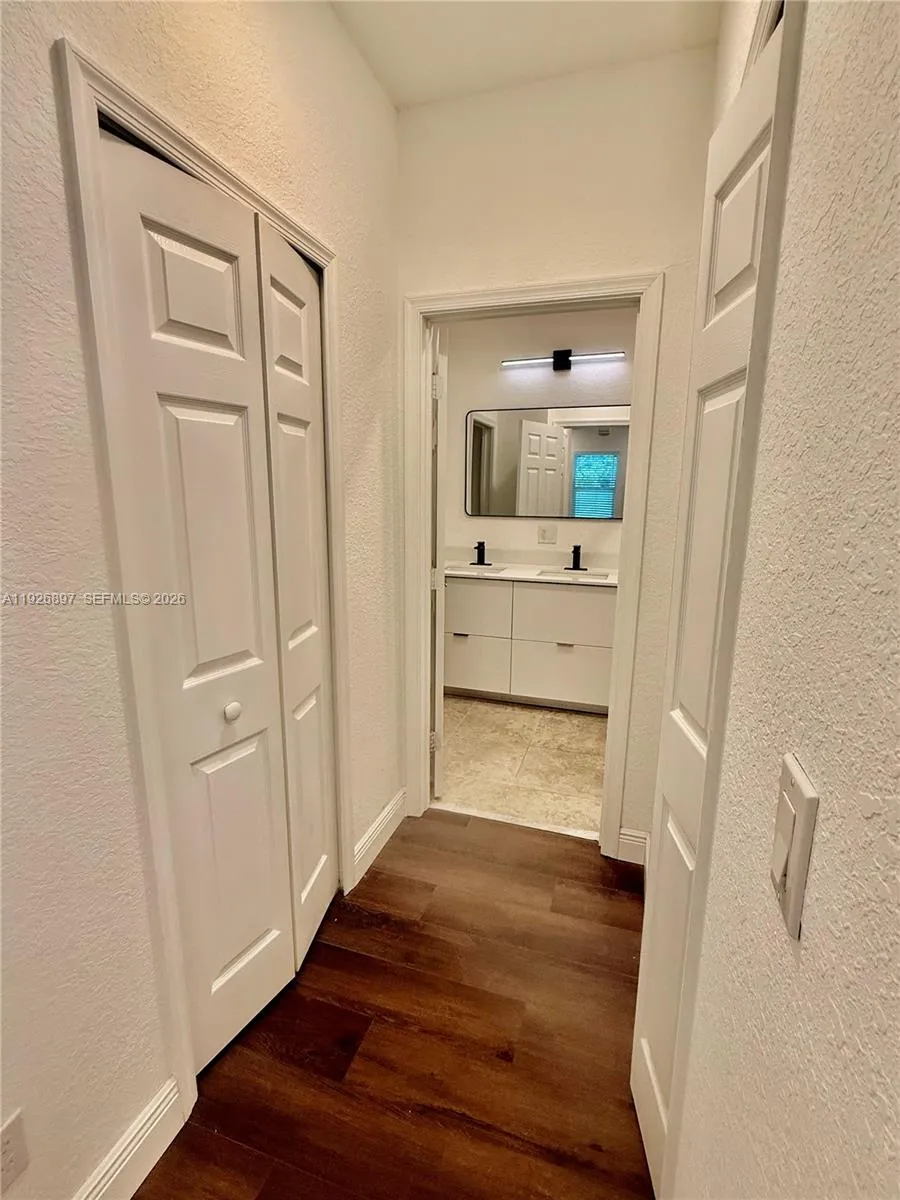 977 NE Trailside Run Port St. Lucie, FL 34983