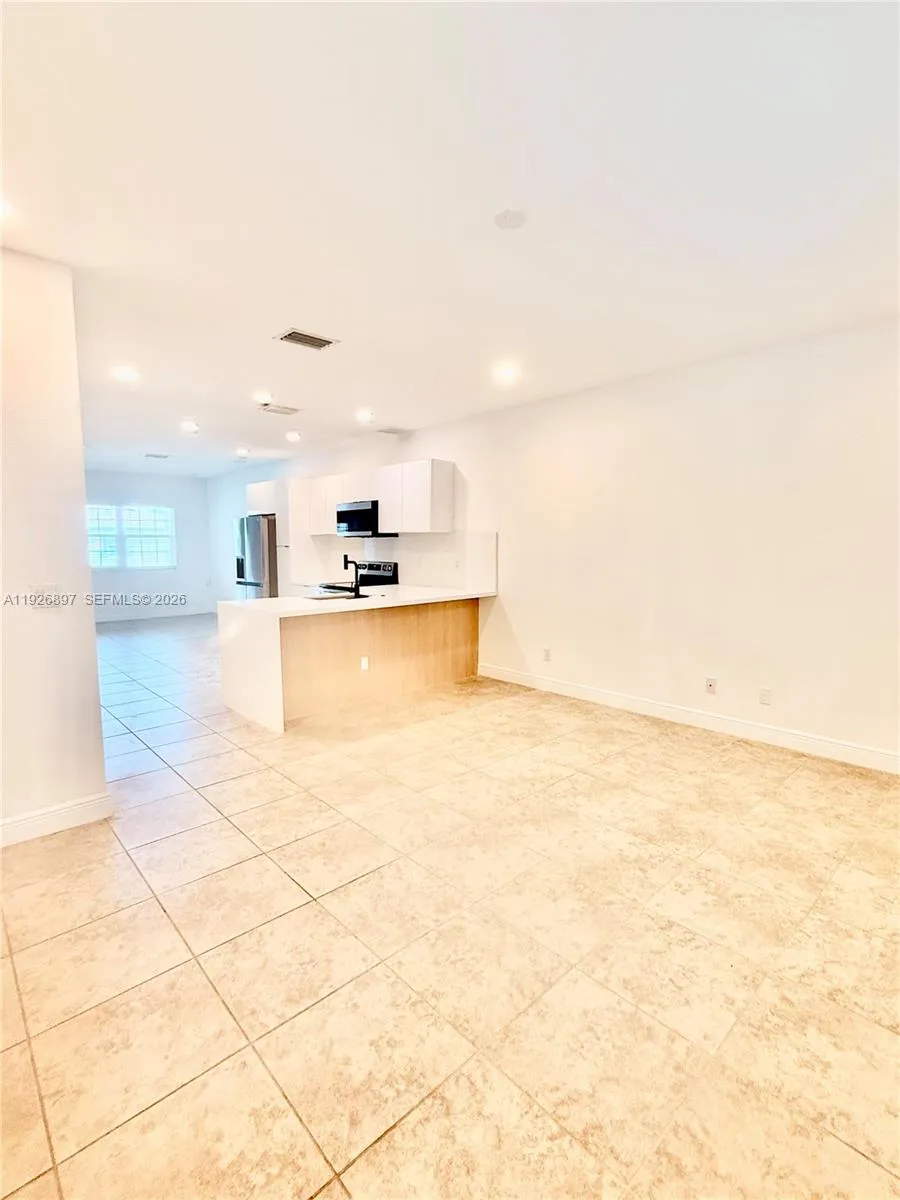 977 NE Trailside Run Port St. Lucie, FL 34983