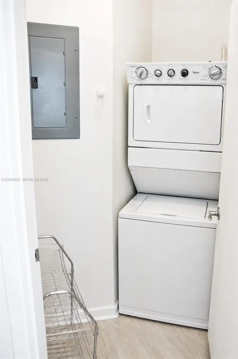 253 NE 2nd St #229 Miami, FL 33132