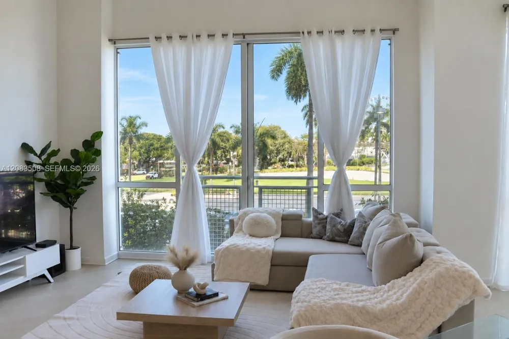 253 NE 2nd St #229 Miami, FL 33132