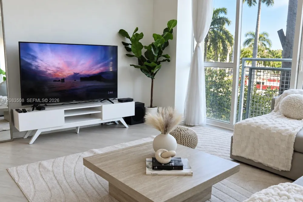 253 NE 2nd St #229 Miami, FL 33132