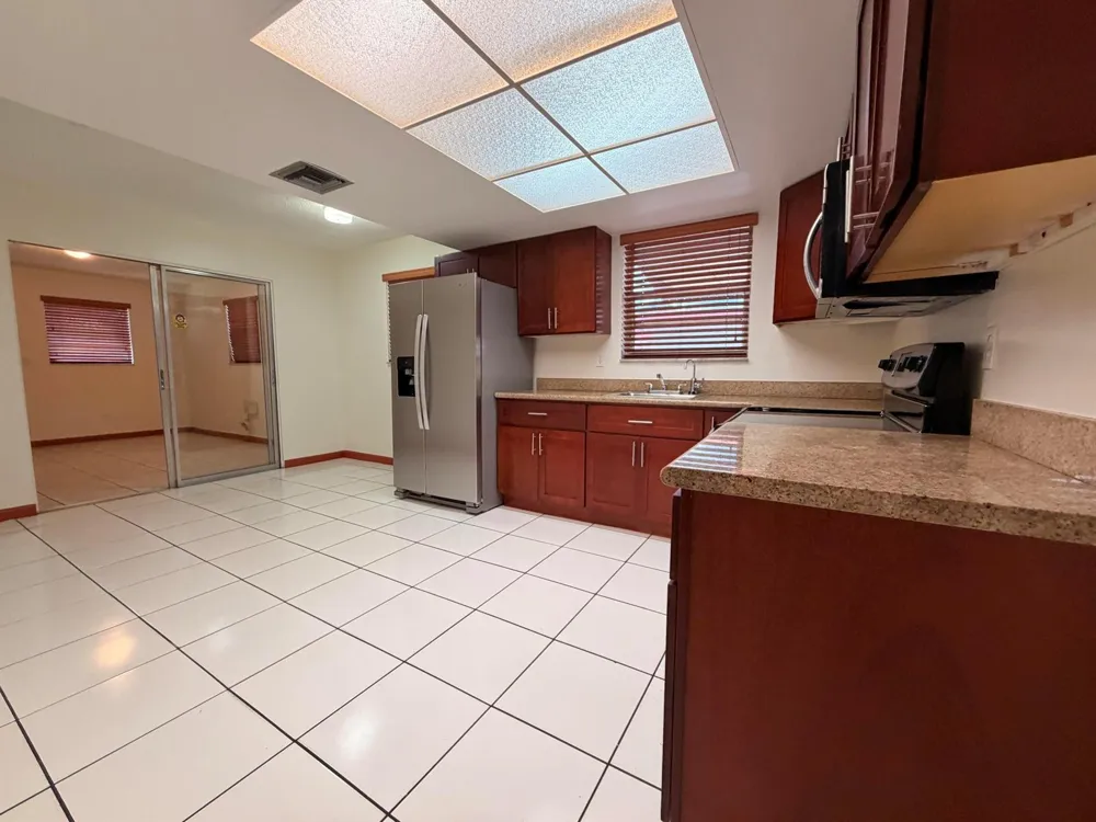 727 SW 5TH STREET Dania Beach, FL 33004
