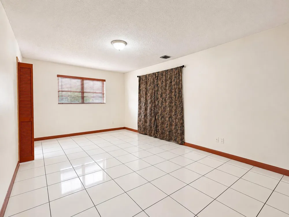 727 SW 5TH STREET Dania Beach, FL 33004