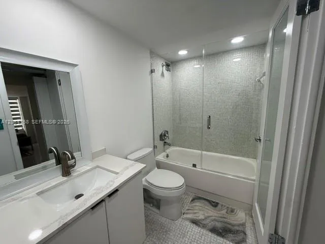 5555 Collins Ave #4P Miami Beach, FL 33140