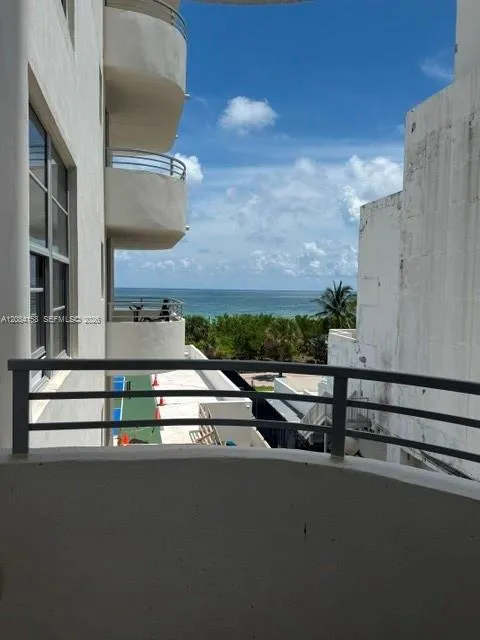 5555 Collins Ave #4P Miami Beach, FL 33140