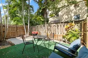 1400 NE 4TH COURT #1 Fort Lauderdale, FL 33301