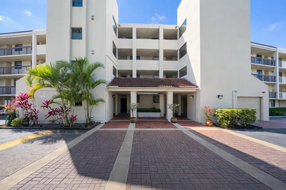 110 LAKE EMERALD DRIVE #103 Oakland Park, FL 33309