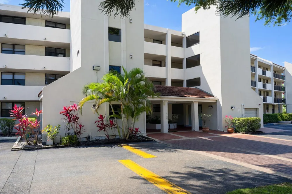 110 LAKE EMERALD DRIVE #103 Oakland Park, FL 33309