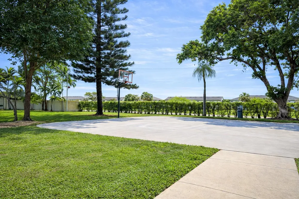 110 LAKE EMERALD DRIVE #103 Oakland Park, FL 33309