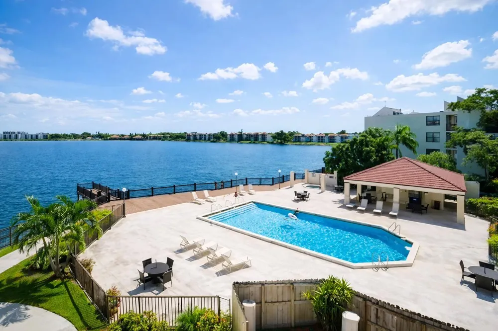 110 LAKE EMERALD DRIVE #103 Oakland Park, FL 33309