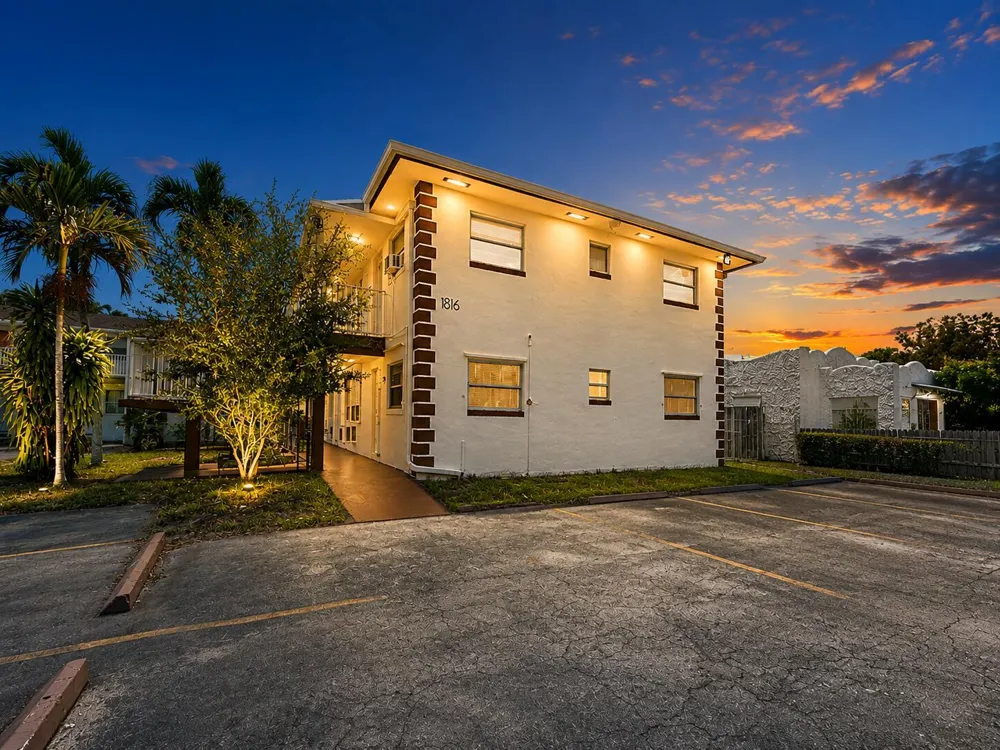 1816 Mckinley Street #7 Hollywood, FL 33020
