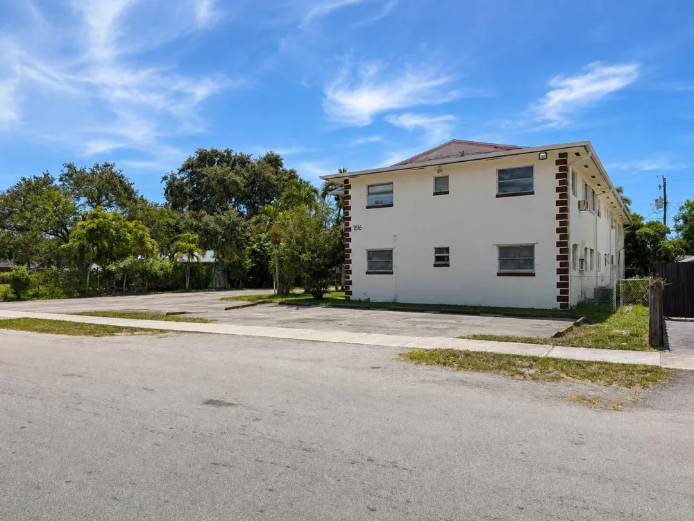 1816 Mckinley Street #7 Hollywood, FL 33020