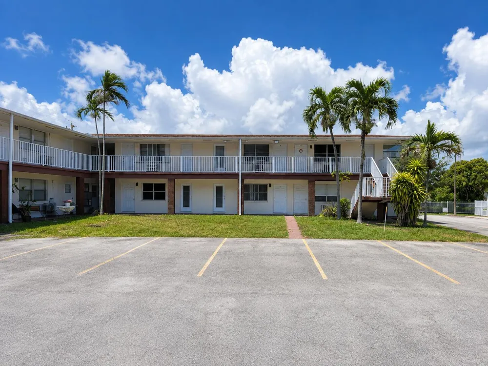 1816 Mckinley Street #7 Hollywood, FL 33020
