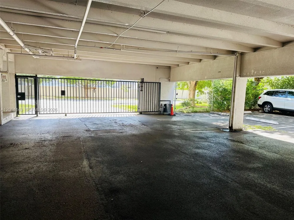 8950 NE 8th Ave #203 Miami, FL 33138
