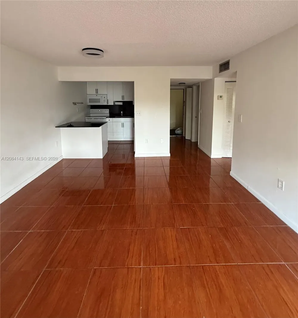 8950 NE 8th Ave #203 Miami, FL 33138