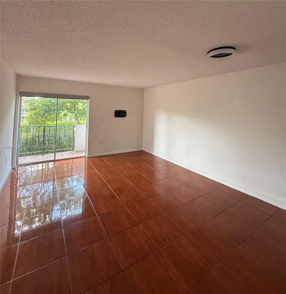 8950 NE 8th Ave #203 Miami, FL 33138