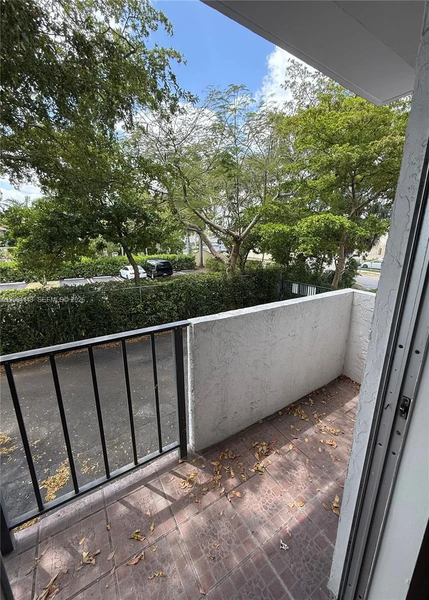 8950 NE 8th Ave #203 Miami, FL 33138