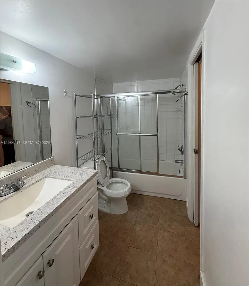 8950 NE 8th Ave #203 Miami, FL 33138