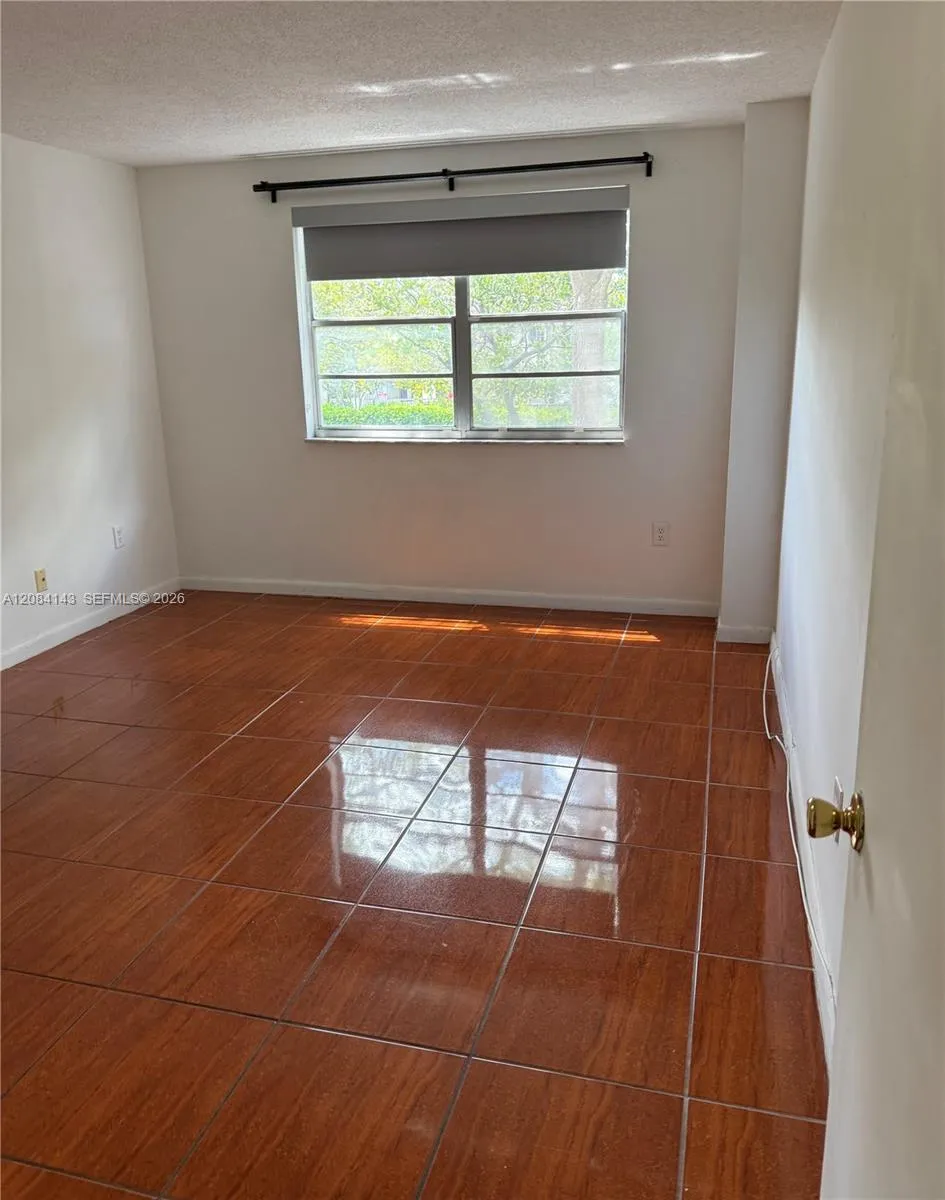 8950 NE 8th Ave #203 Miami, FL 33138