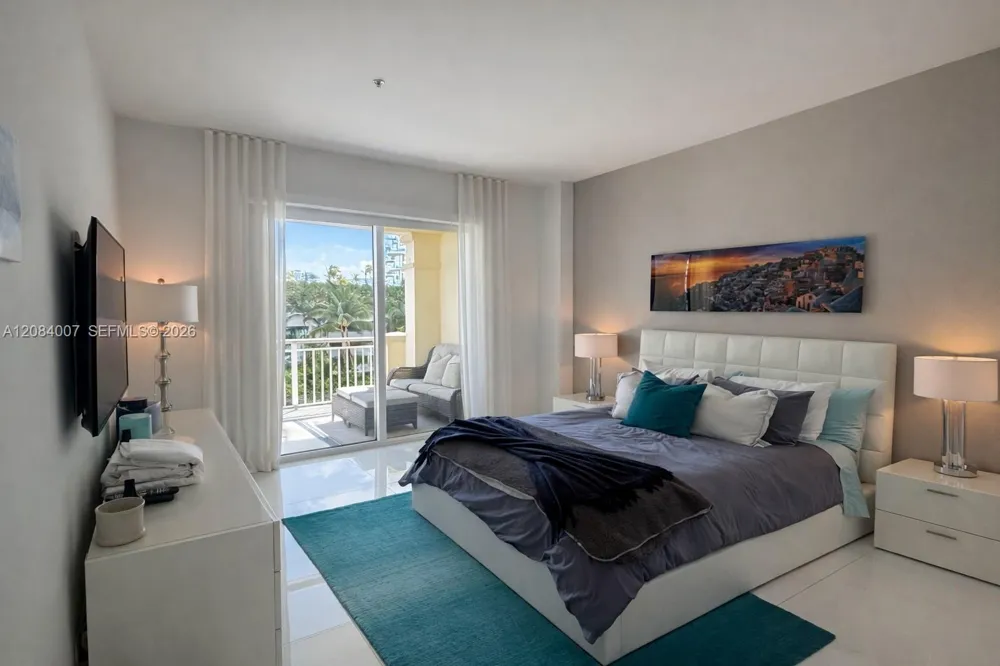 250 NE Sunny Isles Blvd #TH-407 Sunny Isles Beach, FL 33160
