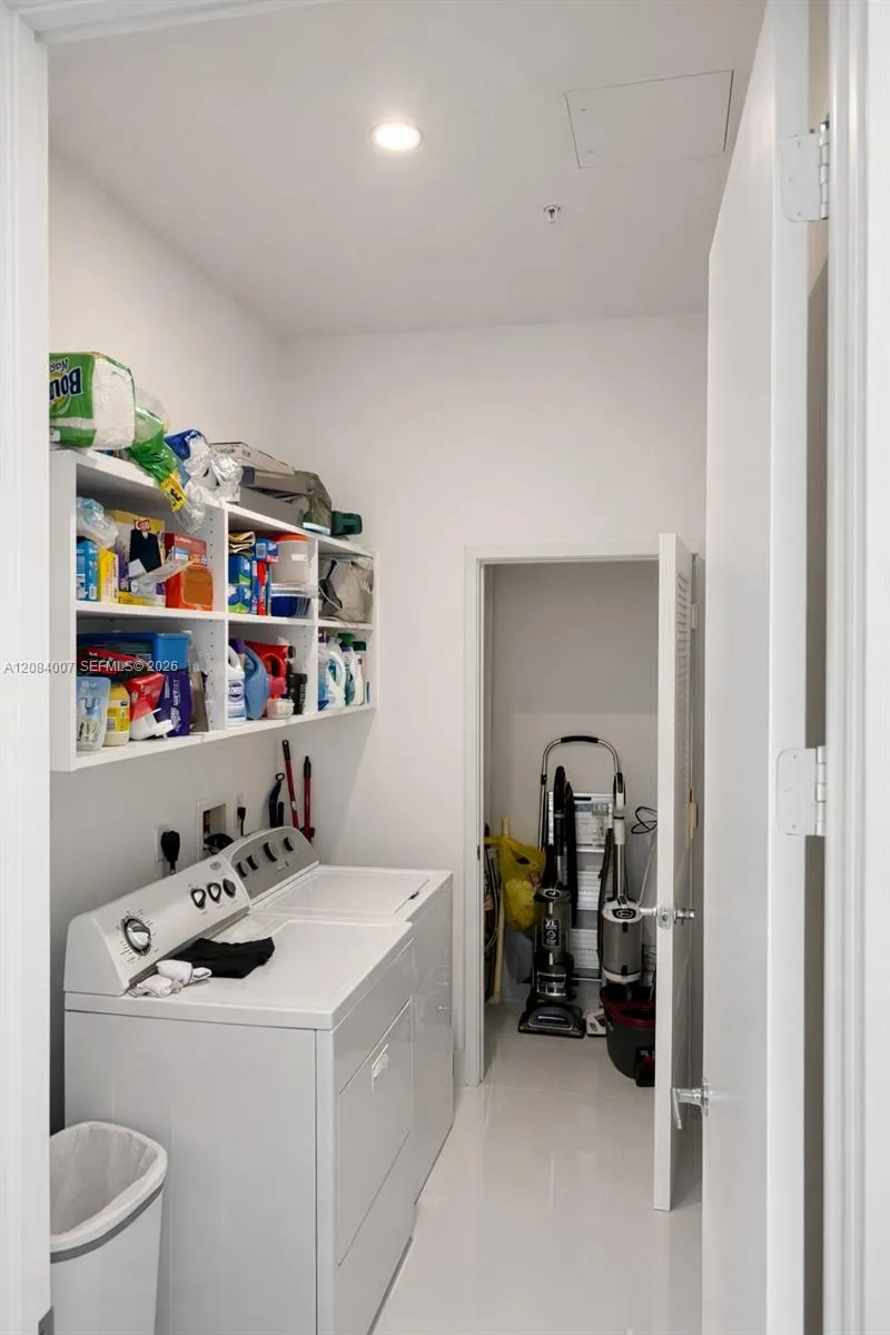 250 NE Sunny Isles Blvd #TH-407 Sunny Isles Beach, FL 33160