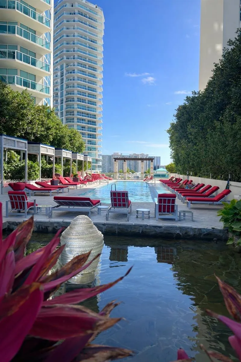 250 NE Sunny Isles Blvd #TH-407 Sunny Isles Beach, FL 33160