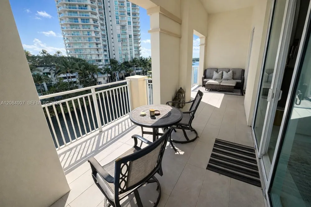 250 NE Sunny Isles Blvd #TH-407 Sunny Isles Beach, FL 33160