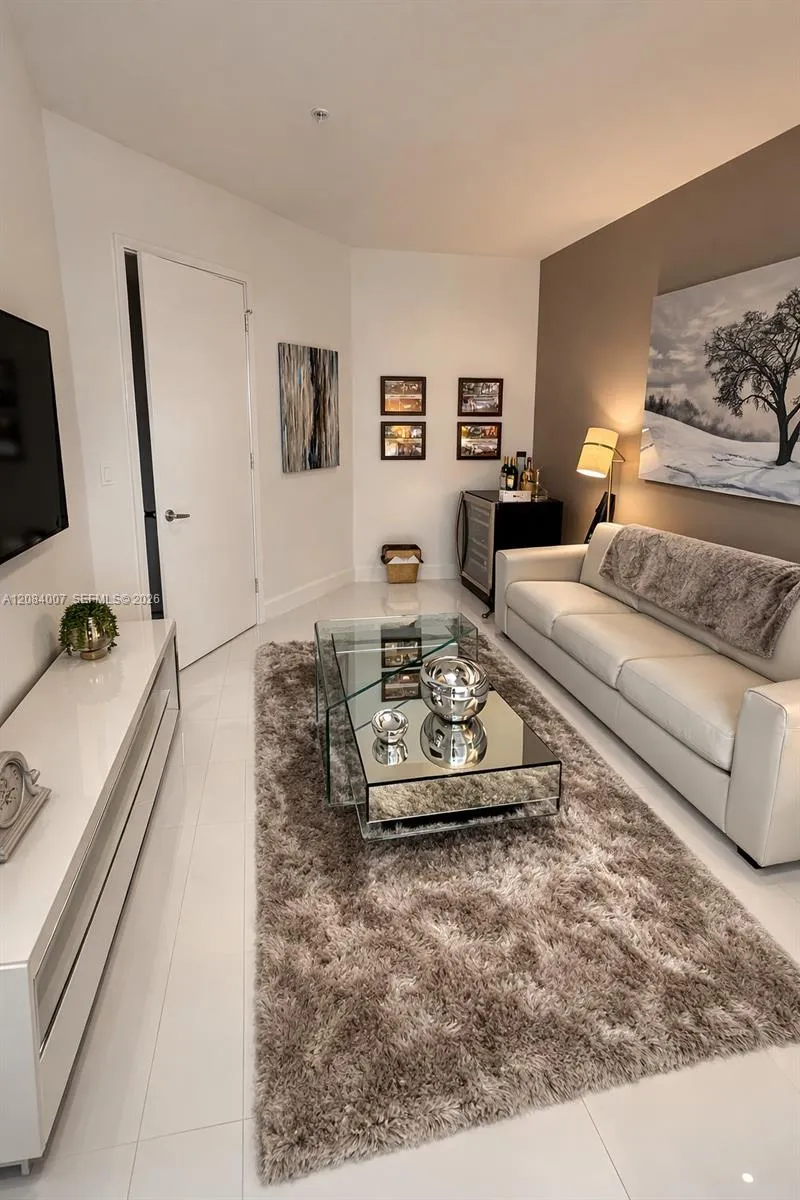250 NE Sunny Isles Blvd #TH-407 Sunny Isles Beach, FL 33160