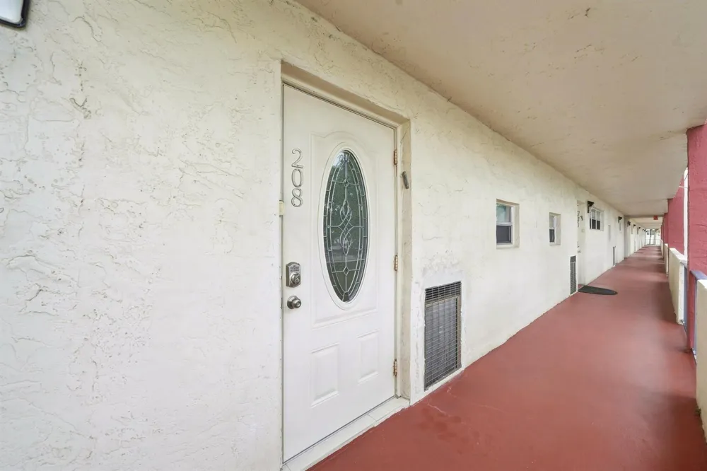9400 HOLLYBROOK LAKE DRIVE #208 Pembroke Pines, FL 33025