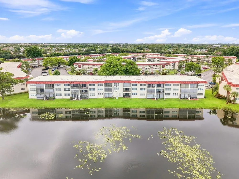 9400 HOLLYBROOK LAKE DRIVE #208 Pembroke Pines, FL 33025