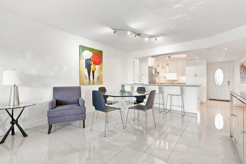 9400 HOLLYBROOK LAKE DRIVE #208 Pembroke Pines, FL 33025