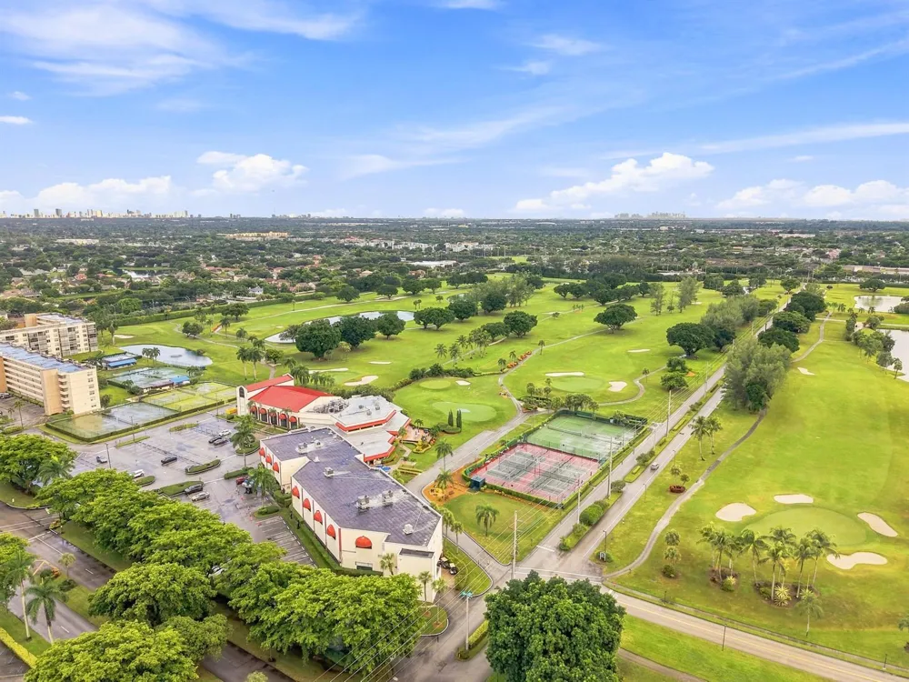9400 HOLLYBROOK LAKE DRIVE #208 Pembroke Pines, FL 33025