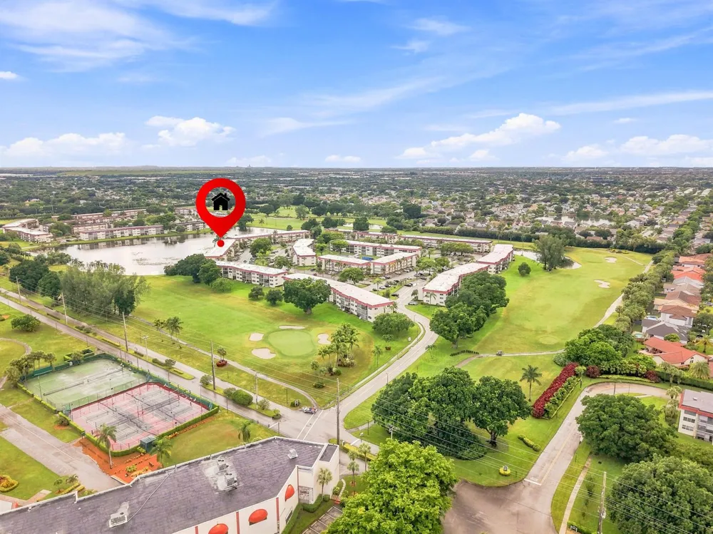 9400 HOLLYBROOK LAKE DRIVE #208 Pembroke Pines, FL 33025