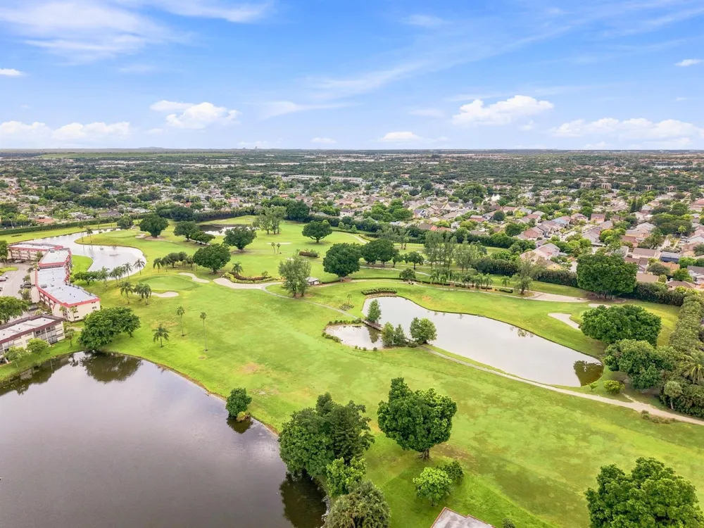9400 HOLLYBROOK LAKE DRIVE #208 Pembroke Pines, FL 33025