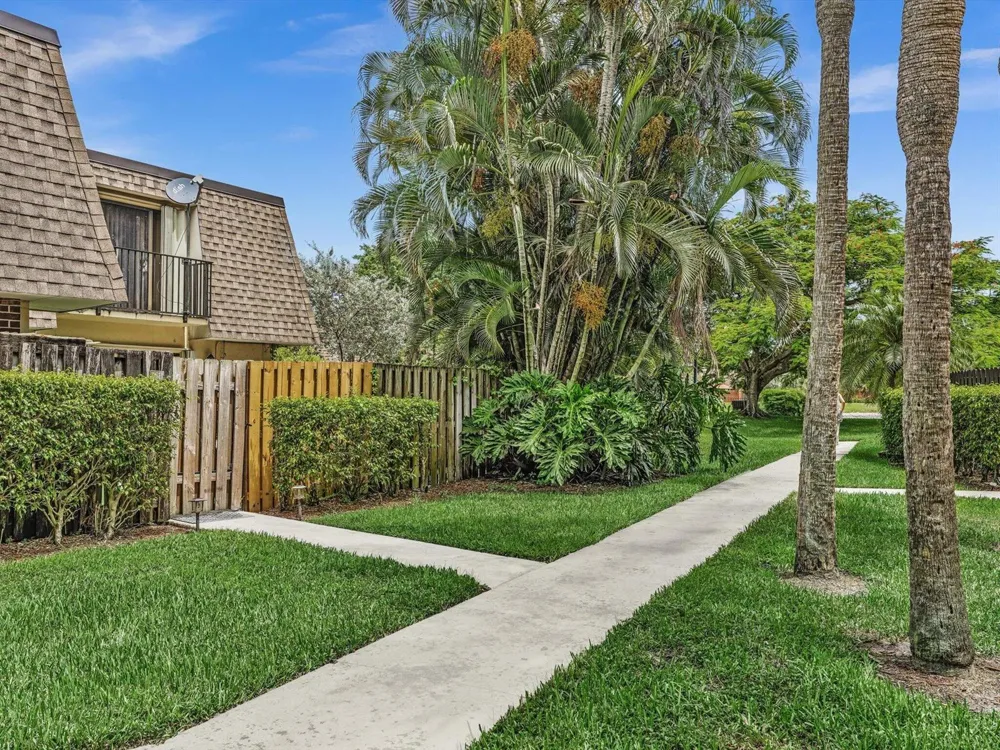 2909 SW 22ND CIRCLE #38B Delray Beach, FL 33445