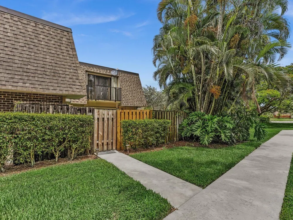 2909 SW 22ND CIRCLE #38B Delray Beach, FL 33445
