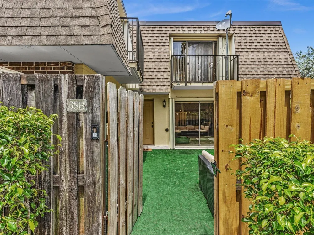 2909 SW 22ND CIRCLE #38B Delray Beach, FL 33445