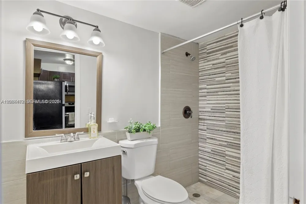 7241 Miami Lakes Dr #D19 Miami Lakes, FL 33014