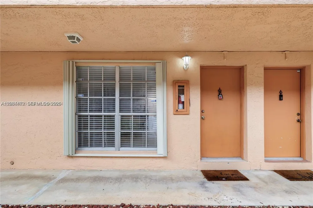 7241 Miami Lakes Dr #D19 Miami Lakes, FL 33014