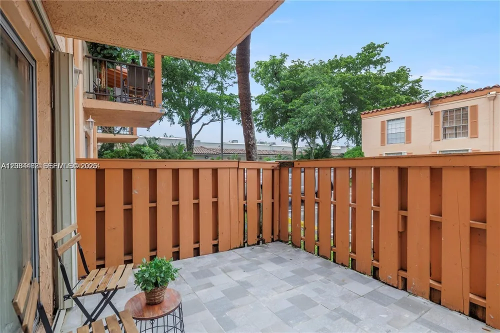 7241 Miami Lakes Dr #D19 Miami Lakes, FL 33014