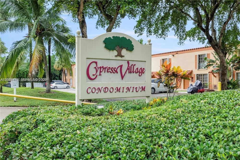 7241 Miami Lakes Dr #D19 Miami Lakes, FL 33014