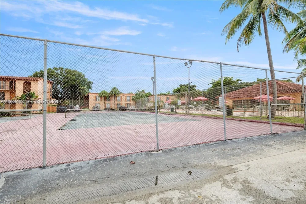 7241 Miami Lakes Dr #D19 Miami Lakes, FL 33014