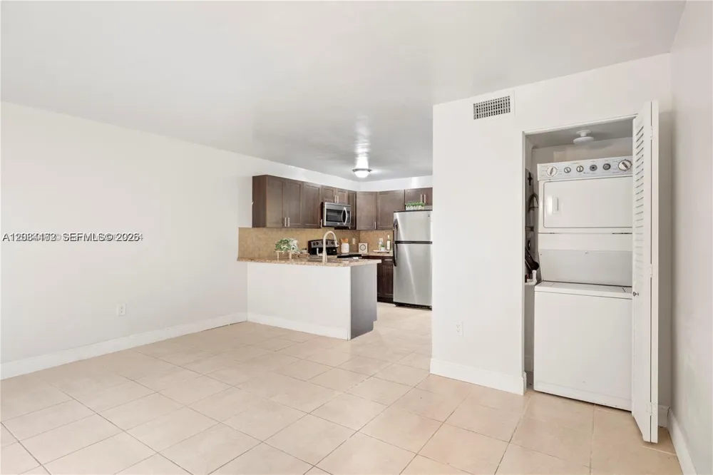 7241 Miami Lakes Dr #D19 Miami Lakes, FL 33014