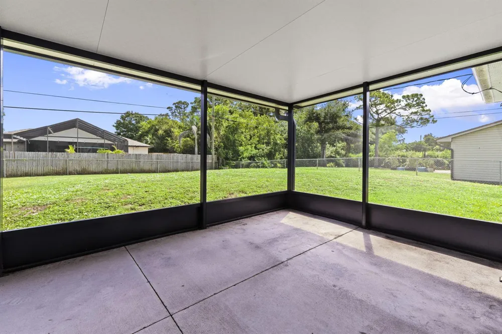 5010 Hickory Drive Fort Pierce, FL 34982