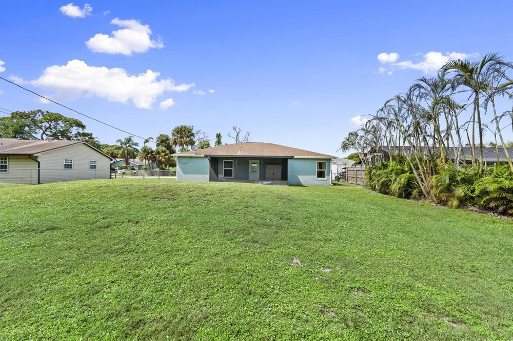 5010 Hickory Drive Fort Pierce, FL 34982