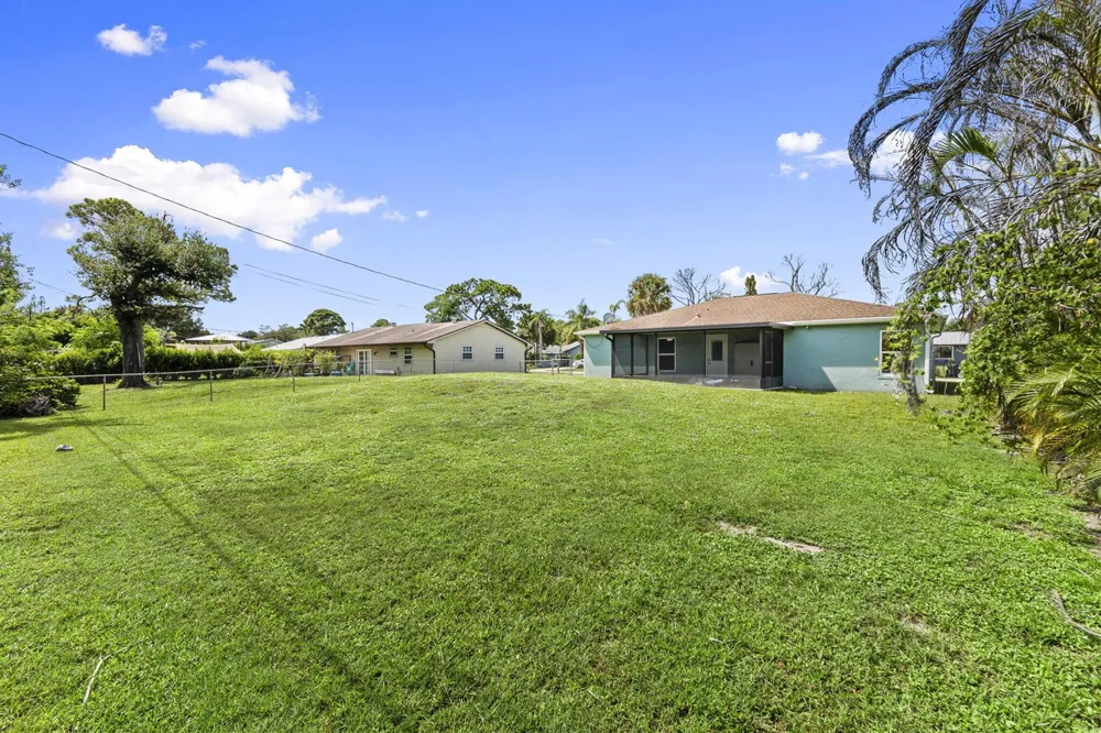 5010 Hickory Drive Fort Pierce, FL 34982